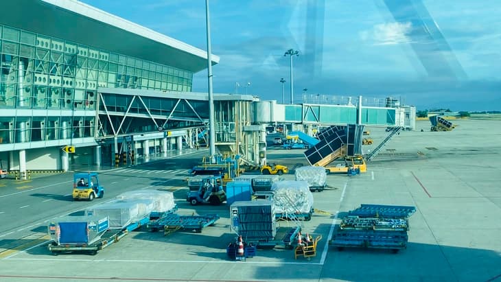 Sân bay Đà Nẵng hiện là sân bay lớn nhất khu vực miền Trung - Tây Nguyên - Ảnh: TRƯỜNG TRUNG.