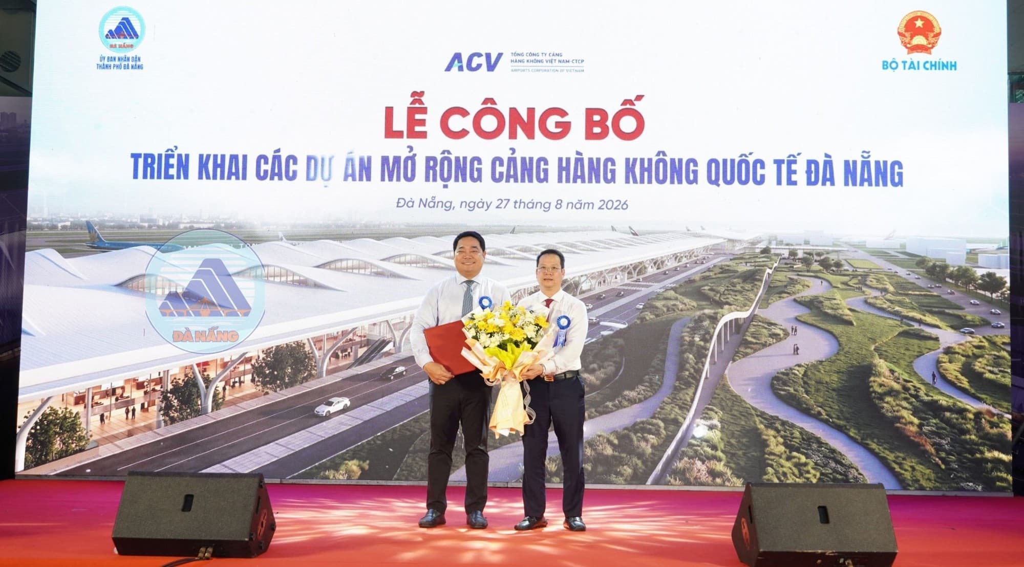Lễ công bố triển khai các dự án mở rộng Cảng hàng không quốc tế Đà Nẵng. (Ảnh: Cổng thông tin điện tử Đà Nẵng).