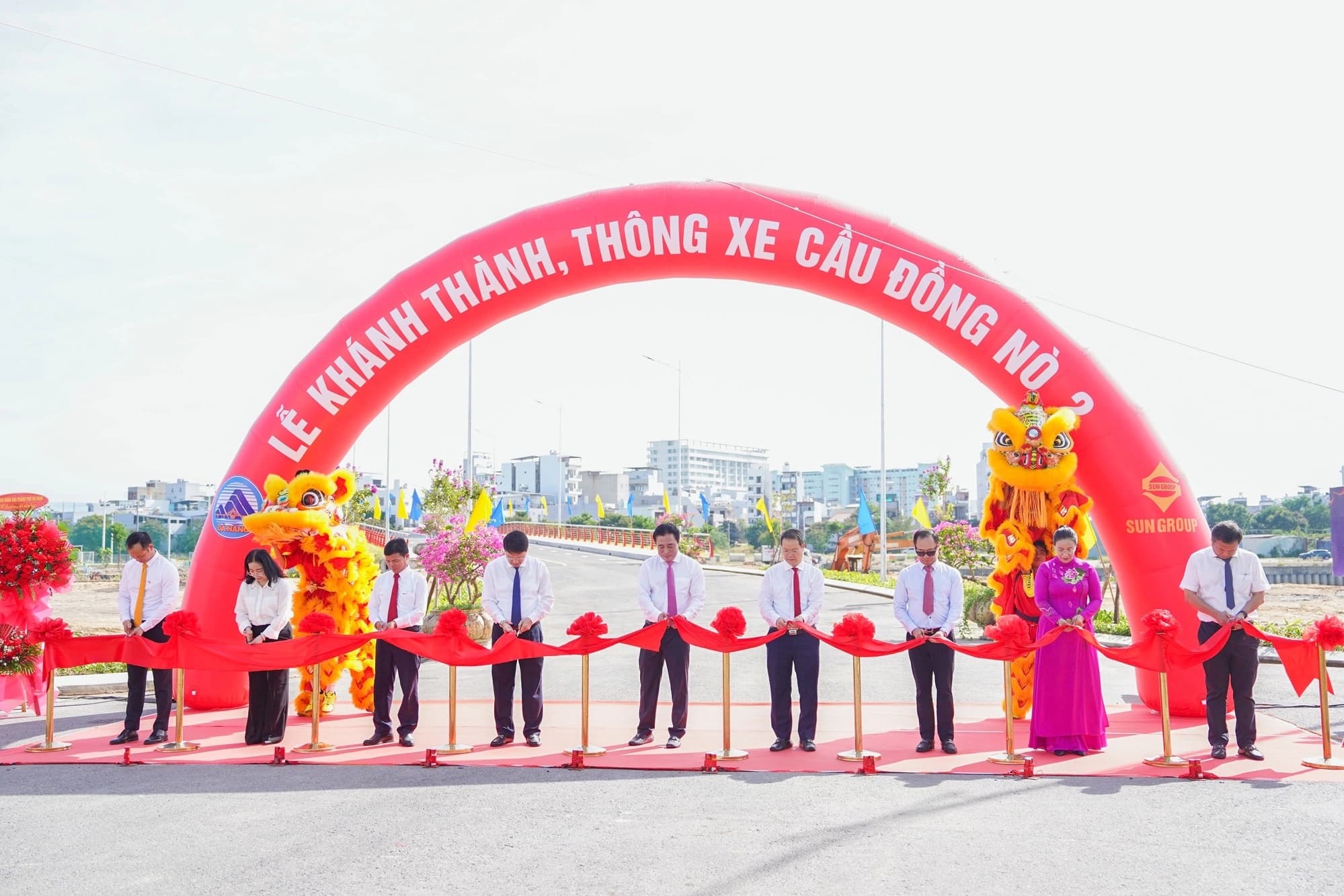 Tuyến giao thông huyết mạch cầu Đồng Nò 2 thông xe, rút ngắn khoảng cách từ khu vực phía Nam về trung tâm thành phố. Ảnh: Ánh Dương